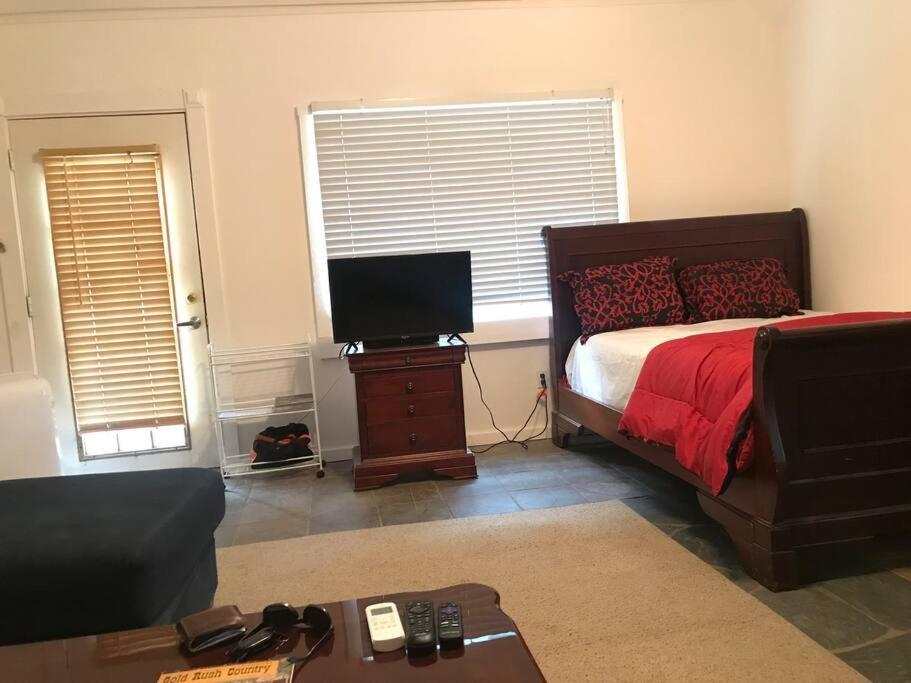 Cozy, Cheerful & Charming Cabin - Historic جوليان المظهر الخارجي الصورة